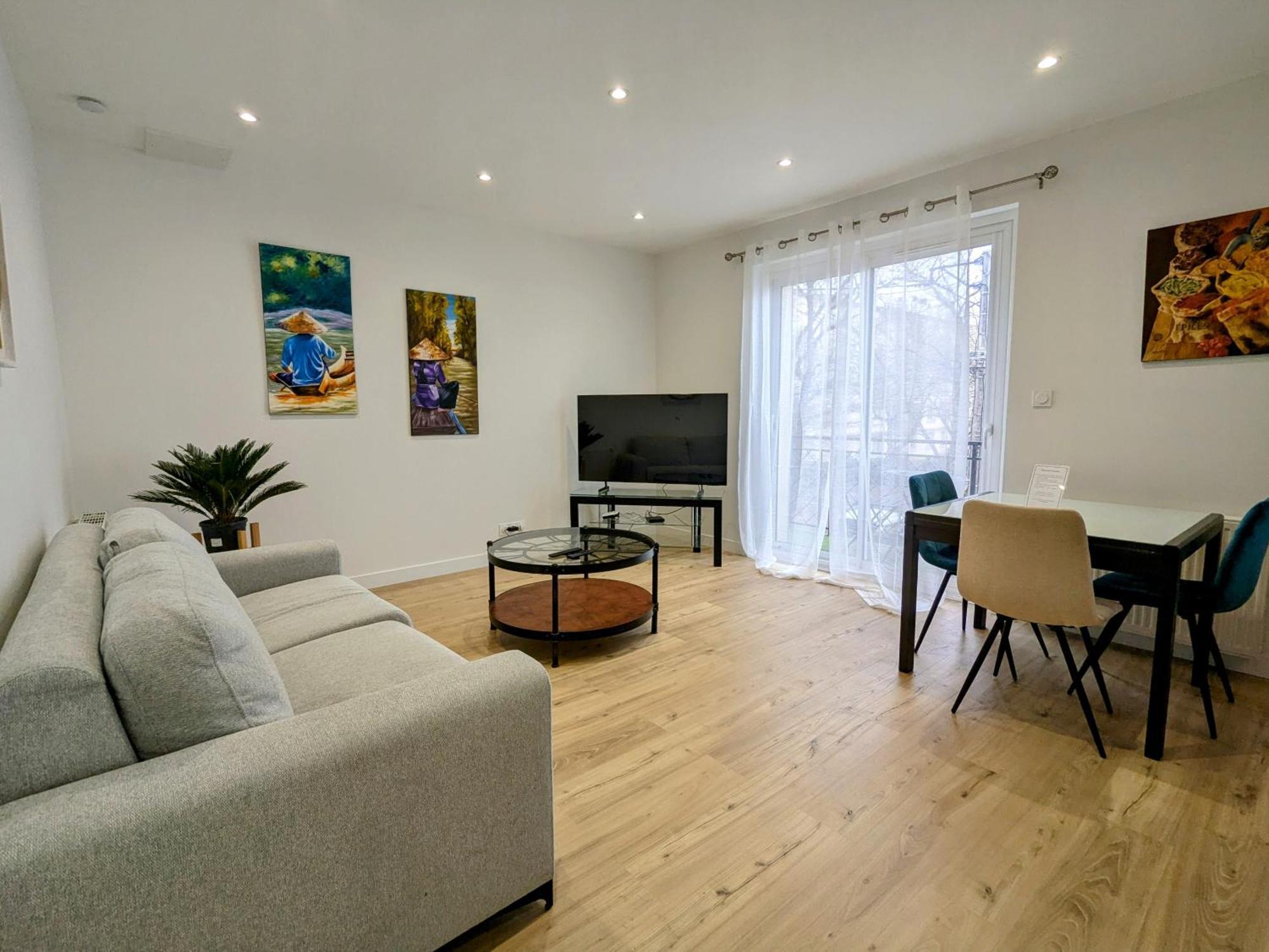 Le Coin Des Reves Apartment Roanne Bagian luar foto